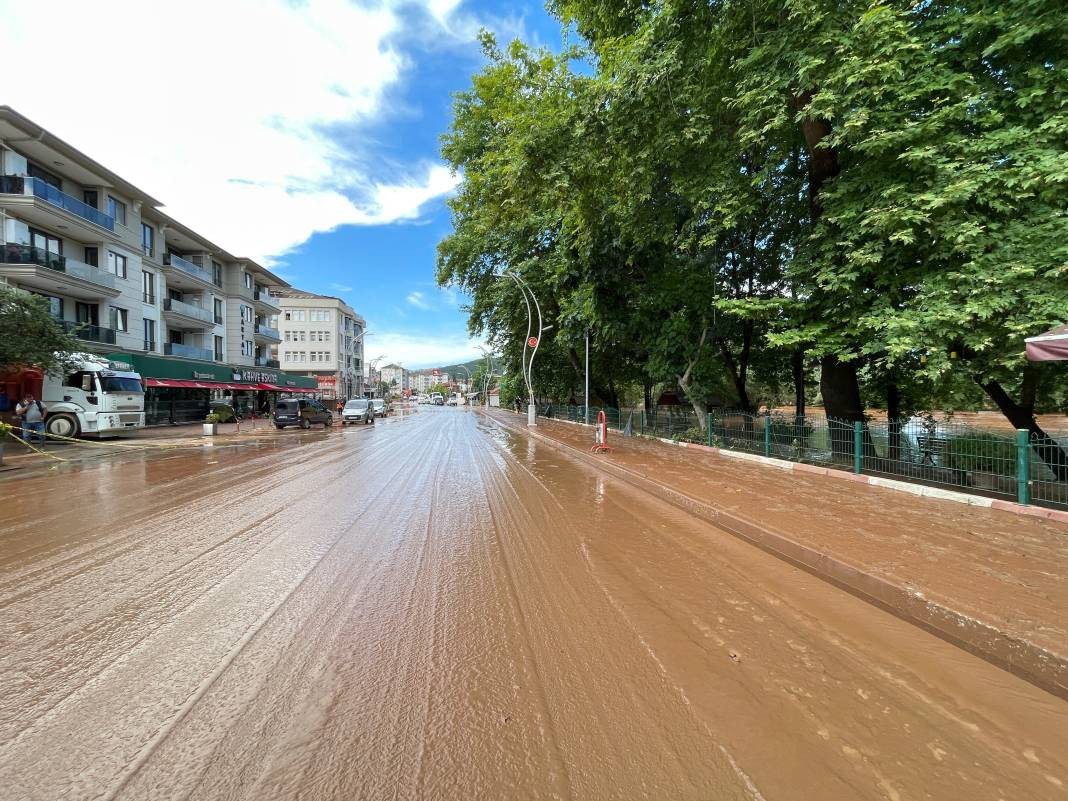 Bartın’daki sel felaketi havadan görüntülendi. Yardıma Mehmetçik koştu - Resim: 25